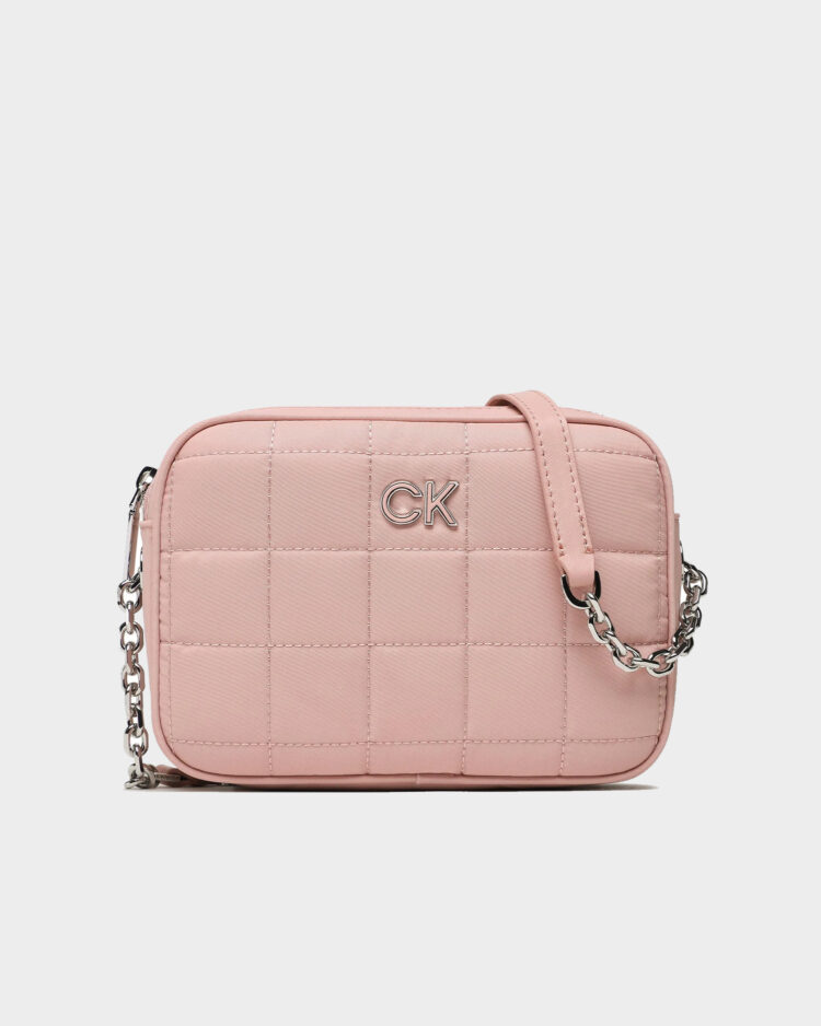 תיק אלכסון מעוצב לנשים בגוון ורוד בהיר של קלווין קליין