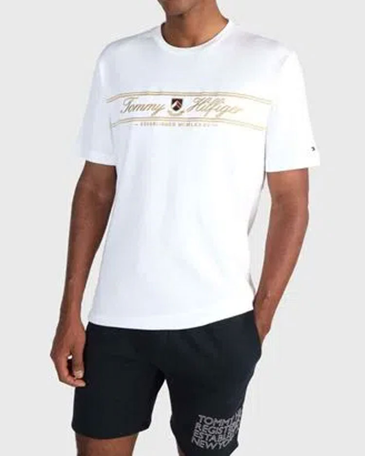 חולצה טישרט טומי הילפיגר לבנה לגבר עם שרוול קצר
