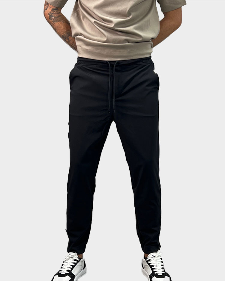 מכנסי טרנינג לגברים בצבע שחור של באלר