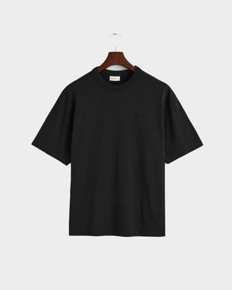 טישרט גאנט שחורה לגבר עם שרוול קצר