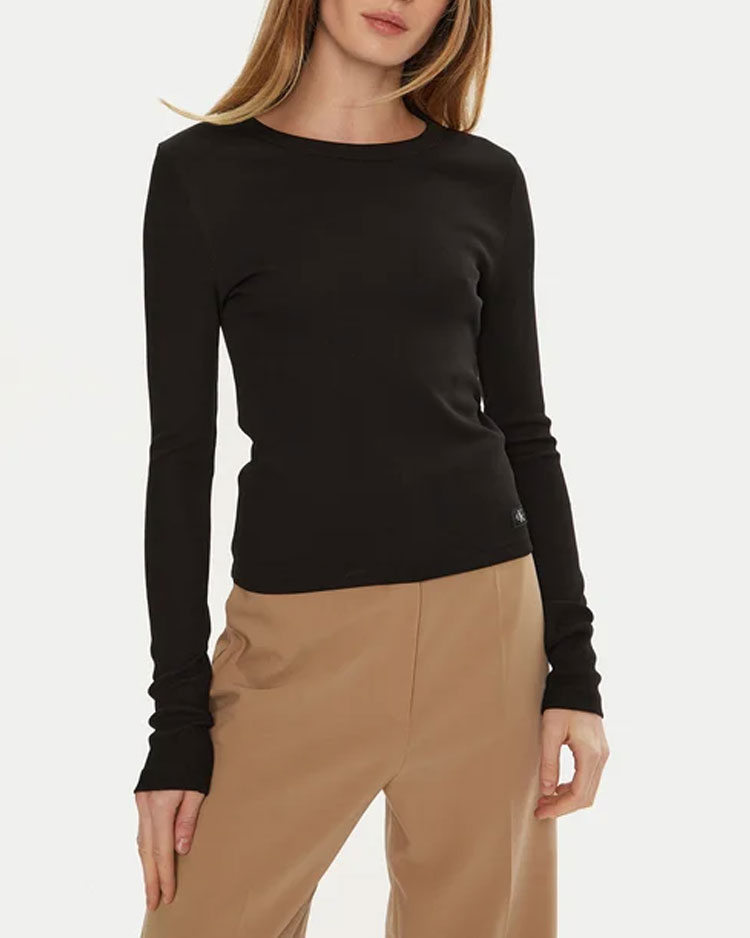 חולצה שחורה ארוכה צמודה לנשים של קלווין קליין