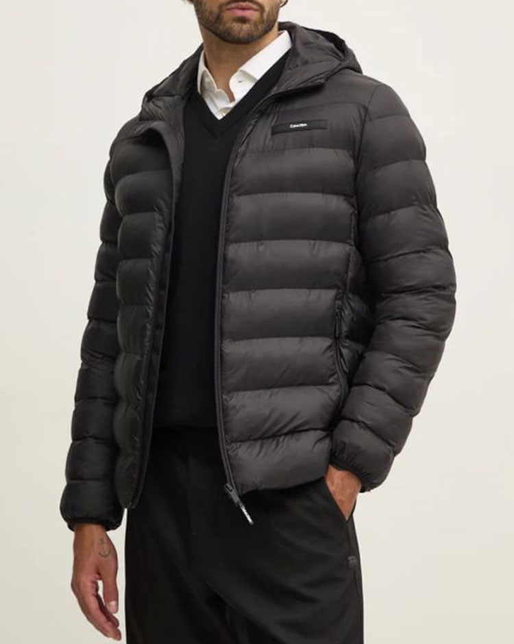 מעיל קלווין קליין שחור לגברים עם קפוצ'ון