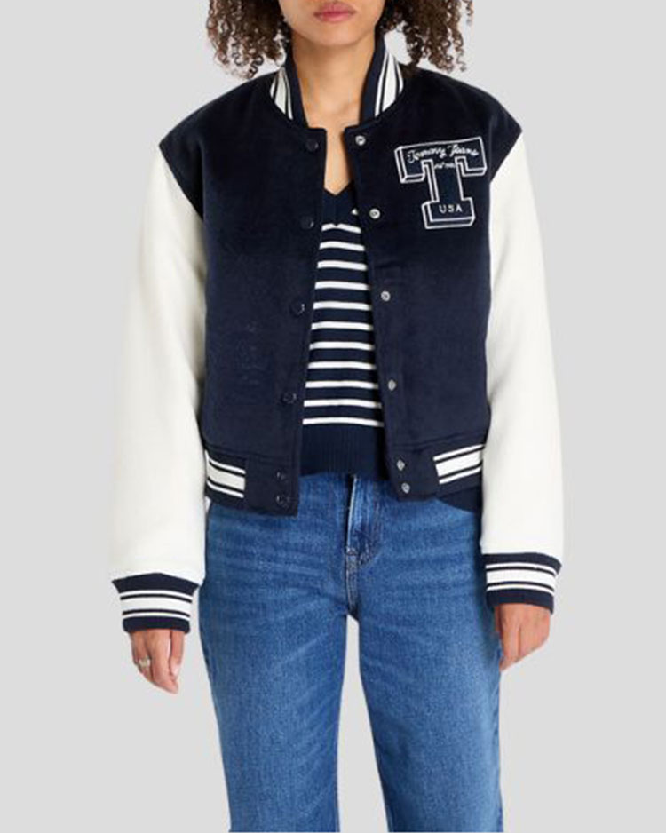 גקט בייסבול לנשים של טומי הילפיגר בצבע כחול כהה עם שרוולים לבנים