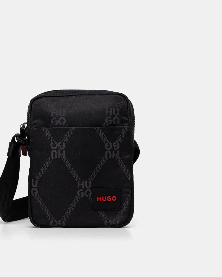 תיק צד שחור לגברים של HUGO עם רצוע ולוגו בחזית