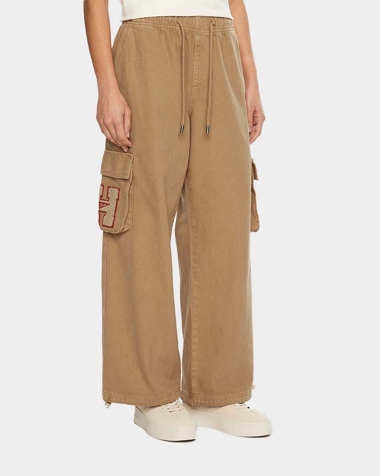 מכנס טרנינג נשים בצבע בז' של טומי ג'ינס