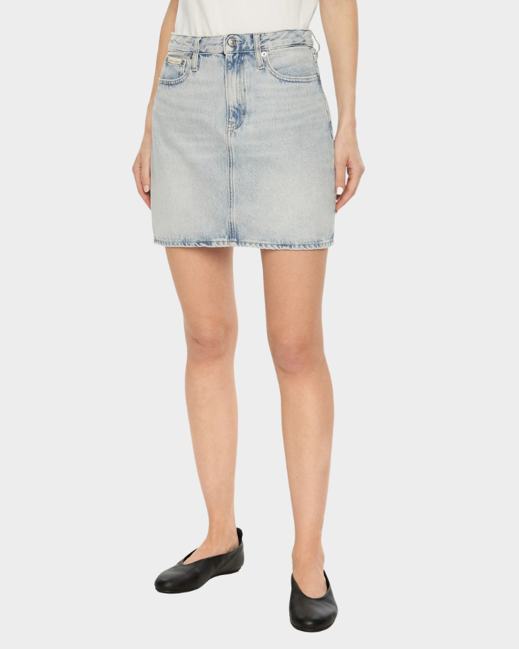 חצאית ג'ינס קלווין קליין בגזרת מיני