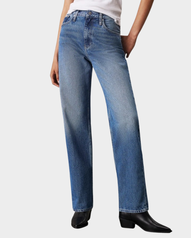 ג'ינס גבוה לנשים של קלווין קליין בגזרה ישרה