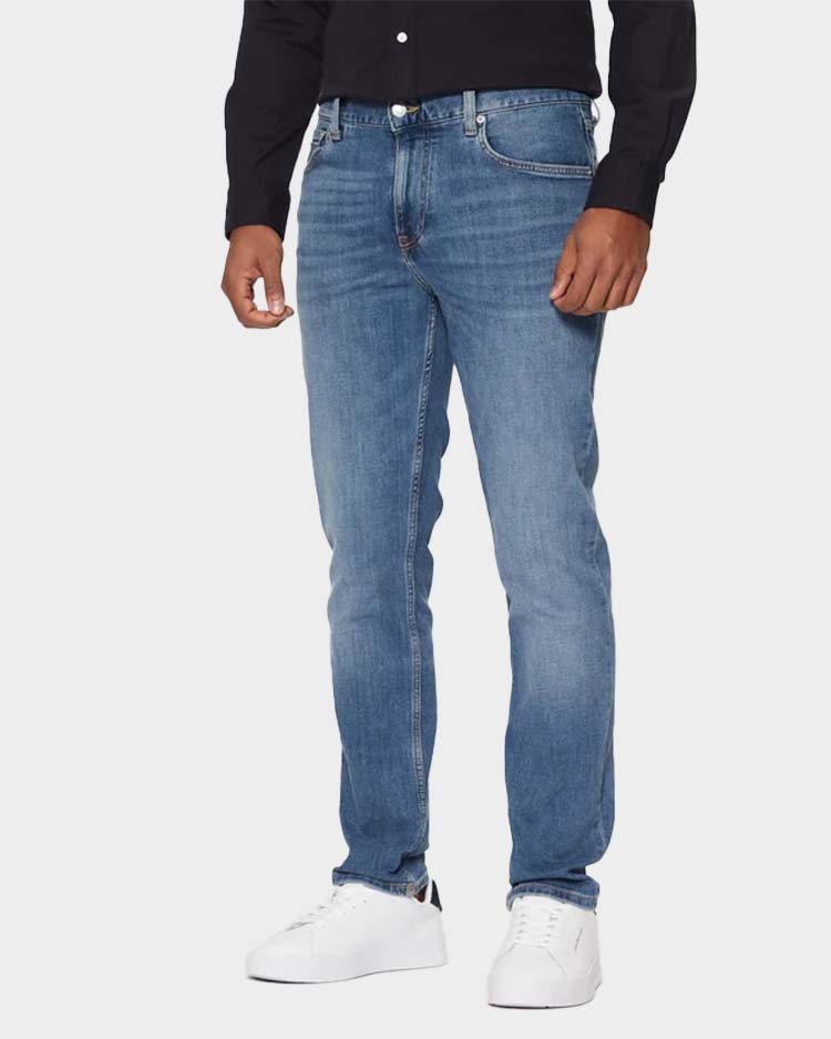 מכנס ג'ינס לגבר בגזרה ישרה של טומי הילפיגר